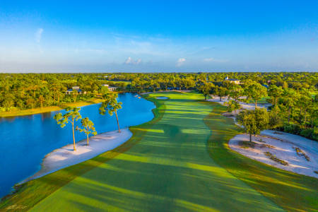 Mc Arthur 18 Front Yard